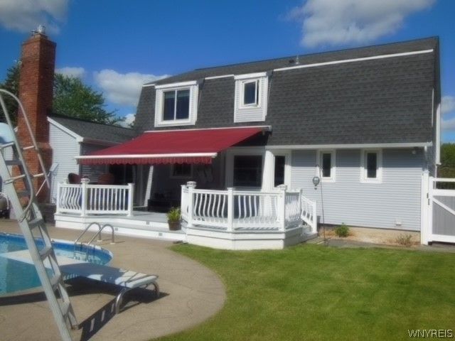 38 Old Farm Circle, West Seneca, NY 14218
