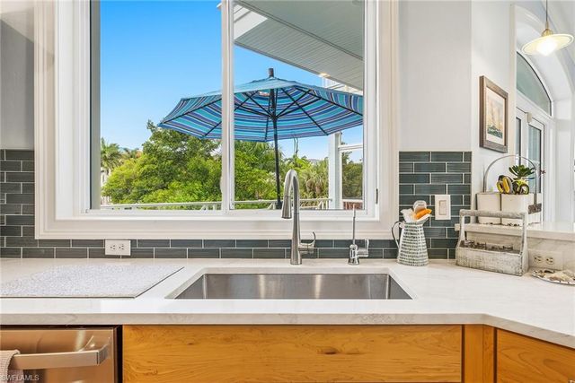 98 Southport CV, Bonita Springs, FL 34134