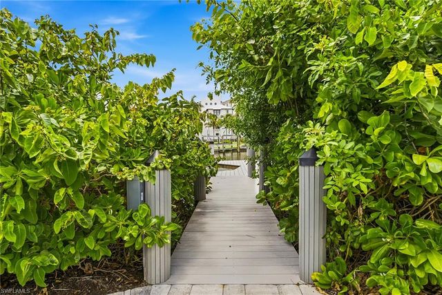 98 Southport CV, Bonita Springs, FL 34134