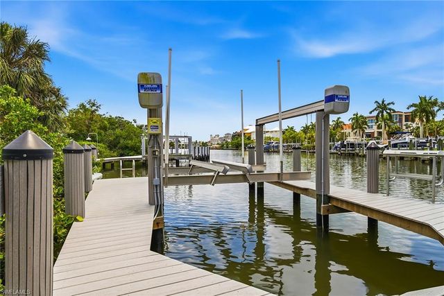 98 Southport CV, Bonita Springs, FL 34134