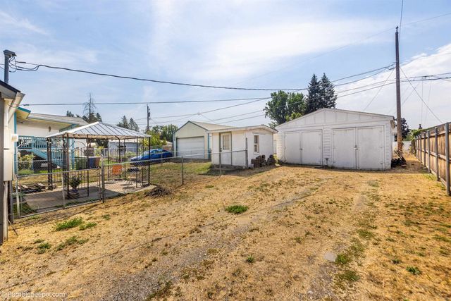 3832 E Bridgeport Ave, Spokane, WA 99217