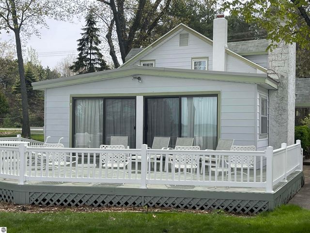 5882 Crystal Beach Road, Rapid City, MI 49676