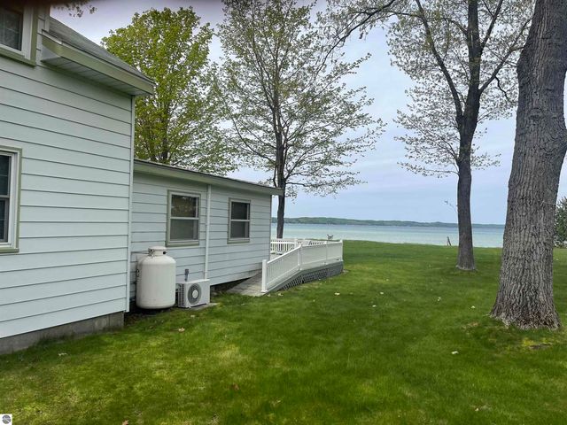 5882 Crystal Beach Road, Rapid City, MI 49676