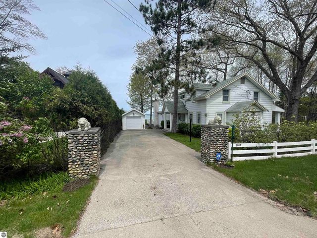 5882 Crystal Beach Road, Rapid City, MI 49676