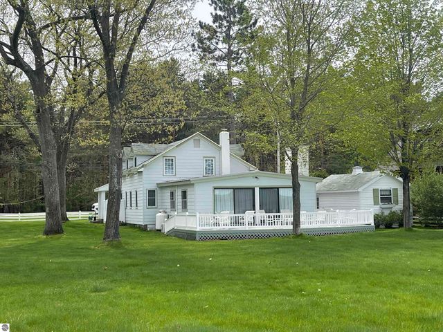 5882 Crystal Beach Road, Rapid City, MI 49676