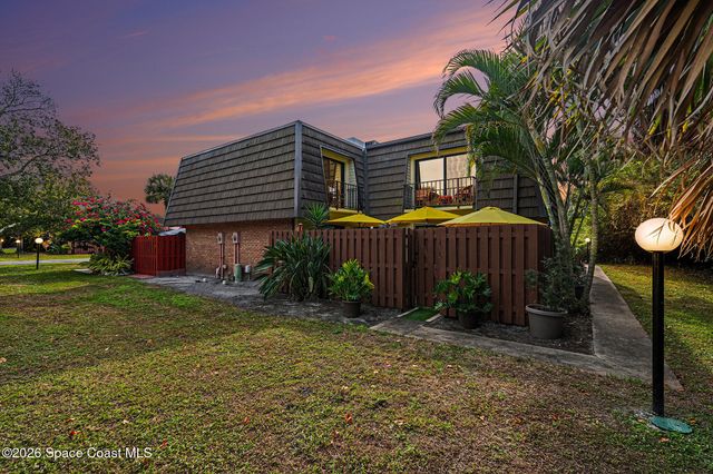 1515 Vista Oaks Circle NE, Palm Bay, FL 32905