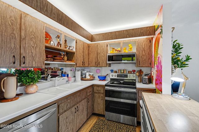 1515 Vista Oaks Circle NE, Palm Bay, FL 32905