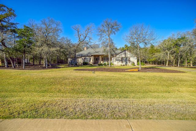 142 Joshua Smith LN, Bastrop, TX 78602