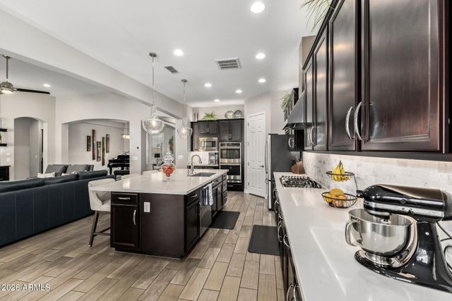 9216 W SANDS Drive, Peoria, AZ 85383