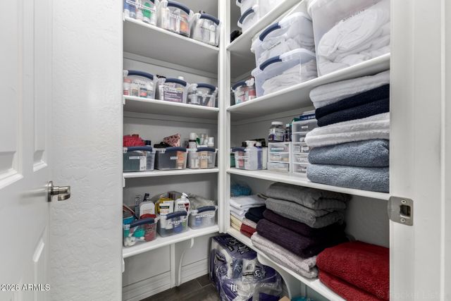 9216 W SANDS Drive, Peoria, AZ 85383