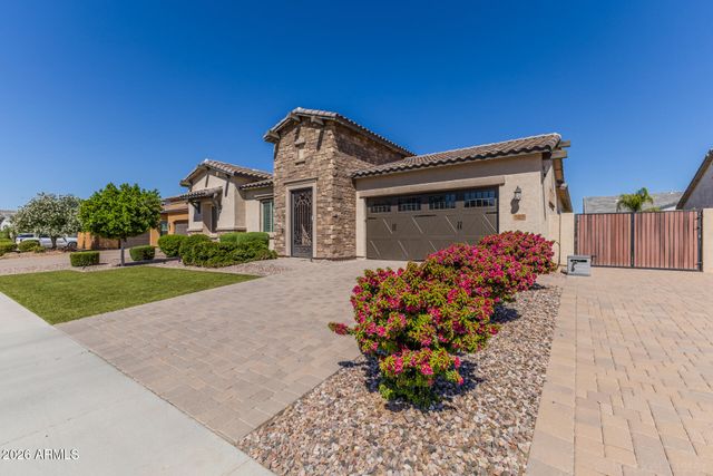 9216 W SANDS Drive, Peoria, AZ 85383