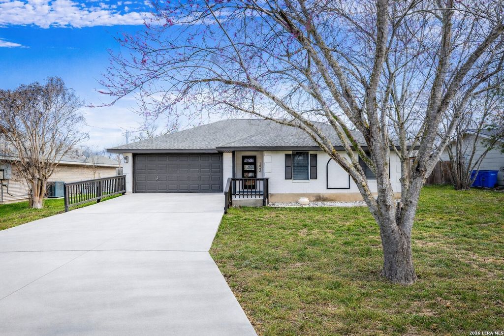 1544 Pams Path, New Braunfels, TX 78130