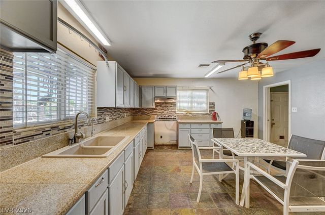 1555 Bledsoe Lane, Las Vegas, NV 89110