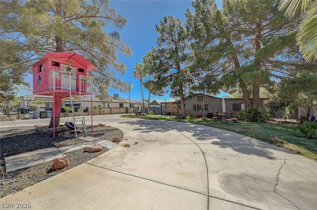 1555 Bledsoe Lane, Las Vegas, NV 89110