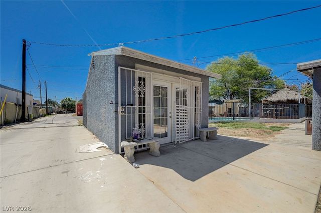 1555 Bledsoe Lane, Las Vegas, NV 89110