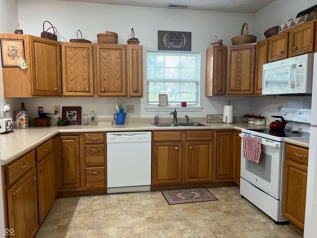 1800 Eastfield Drive, Crawfordsville, IN 47933