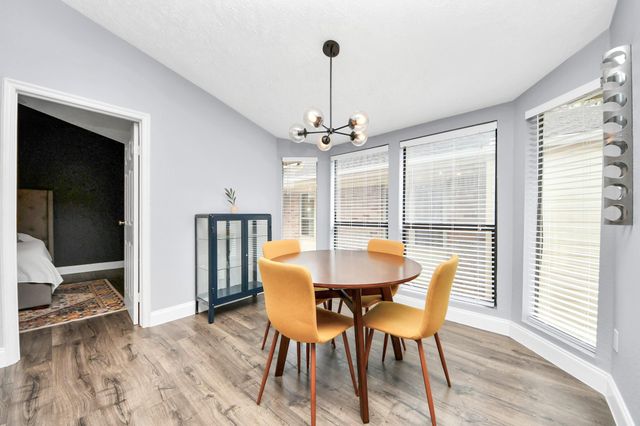 1881 Bering Drive 16, Houston, TX 77057