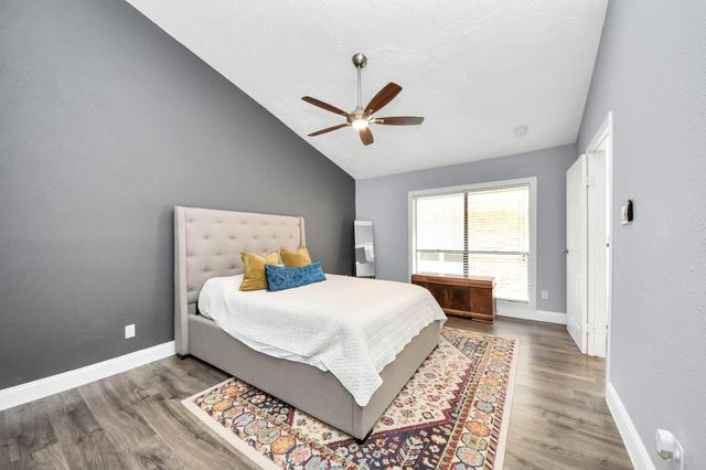 1881 Bering Drive 16, Houston, TX 77057