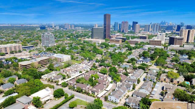 1881 Bering Drive 16, Houston, TX 77057