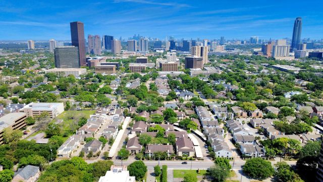 1881 Bering Drive 16, Houston, TX 77057