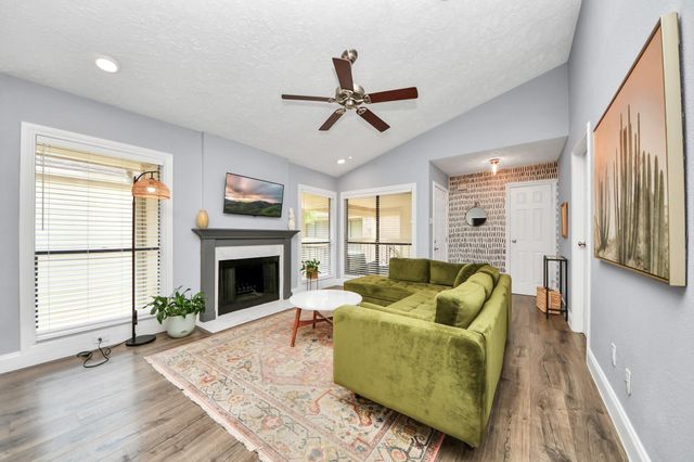 1881 Bering Drive 16, Houston, TX 77057