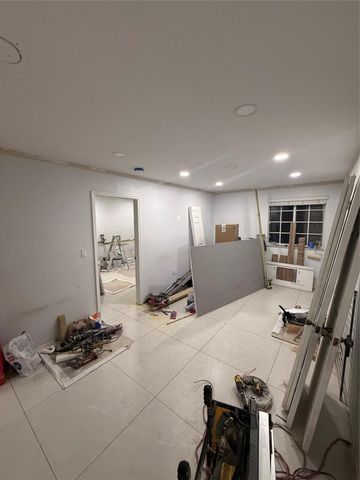 3526 W 76th Street 203, Hialeah, FL 33018