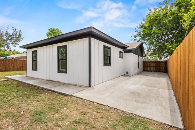 14409 Horseshoe Trail, Balch Springs, TX 75180