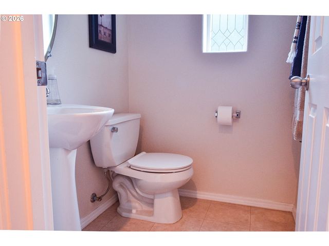 13700 Sw SCHOLLS FERRY Rd 102, Beaverton, OR 97007