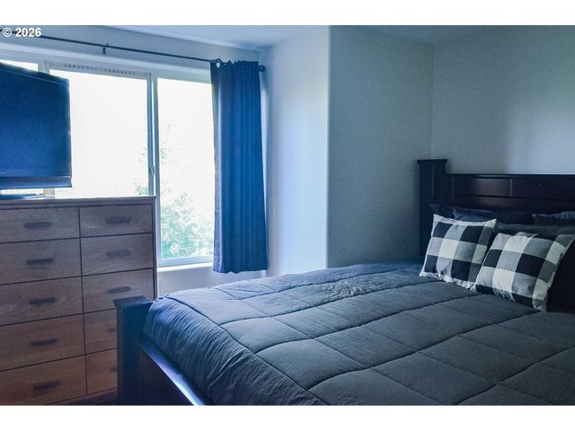 13700 Sw SCHOLLS FERRY Rd 102, Beaverton, OR 97007