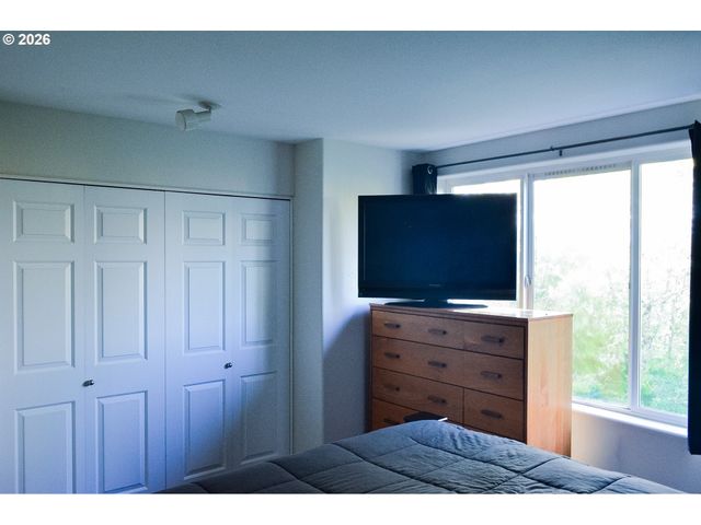 13700 Sw SCHOLLS FERRY Rd 102, Beaverton, OR 97007