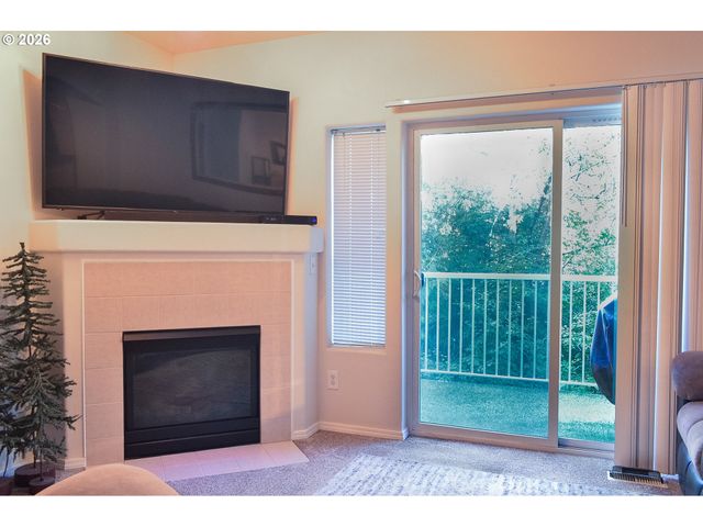 13700 Sw SCHOLLS FERRY Rd 102, Beaverton, OR 97007