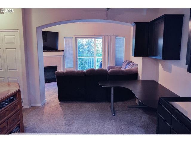 13700 Sw SCHOLLS FERRY Rd 102, Beaverton, OR 97007