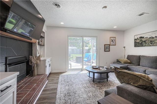 8643 Hadley Street, Overland Park, KS 66212