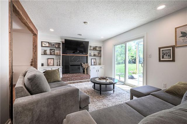 8643 Hadley Street, Overland Park, KS 66212