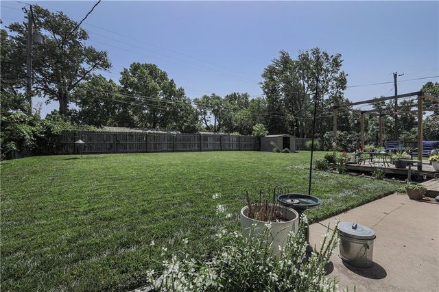 8643 Hadley Street, Overland Park, KS 66212