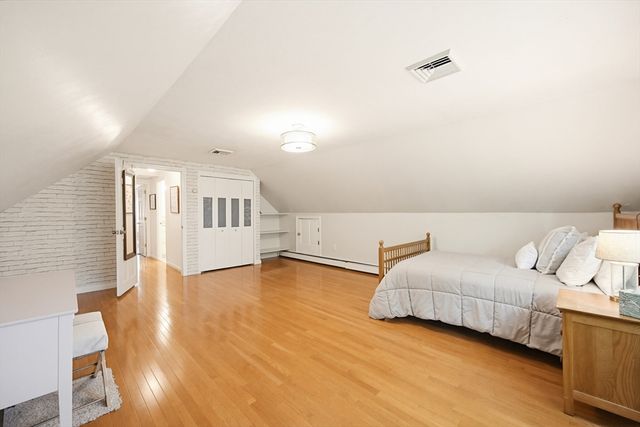 77 Oxbow Dr, Wrentham, MA 02093