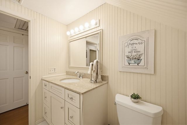 77 Oxbow Dr, Wrentham, MA 02093