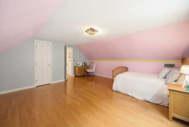 77 Oxbow Dr, Wrentham, MA 02093