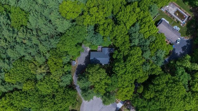 77 Oxbow Dr, Wrentham, MA 02093