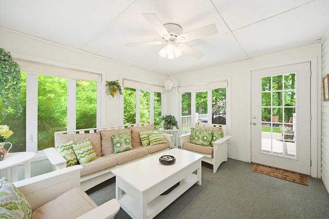 77 Oxbow Dr, Wrentham, MA 02093