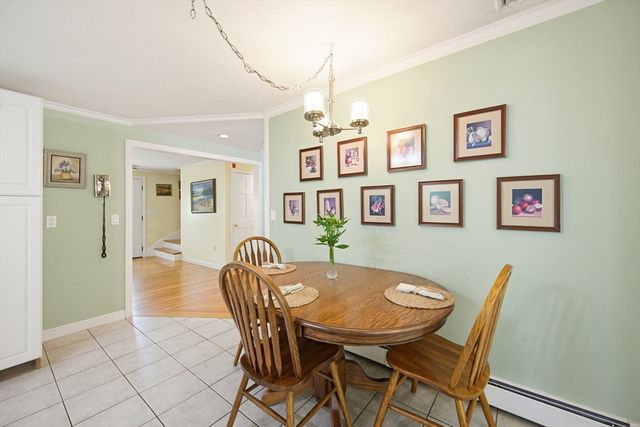 77 Oxbow Dr, Wrentham, MA 02093