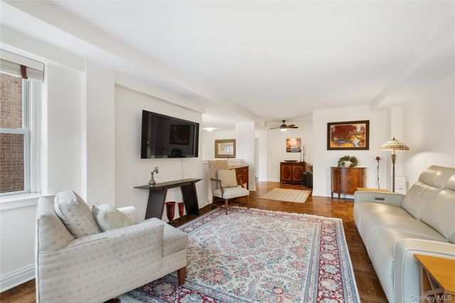 235 Garth Road E2A, Scarsdale, NY 10583