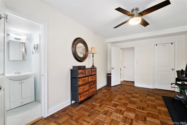 235 Garth Road E2A, Scarsdale, NY 10583