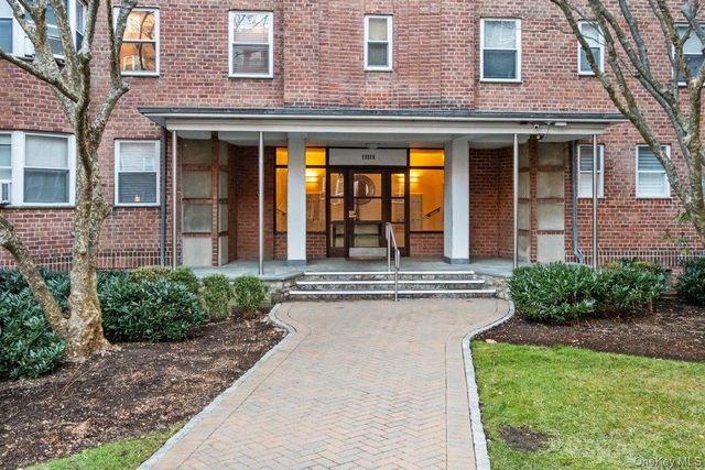 235 Garth Road E2A, Scarsdale, NY 10583