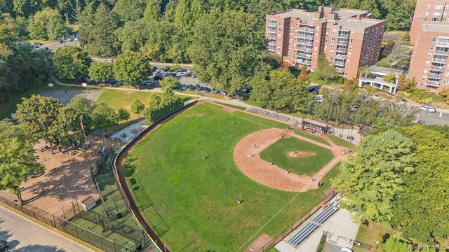 235 Garth Road E2A, Scarsdale, NY 10583