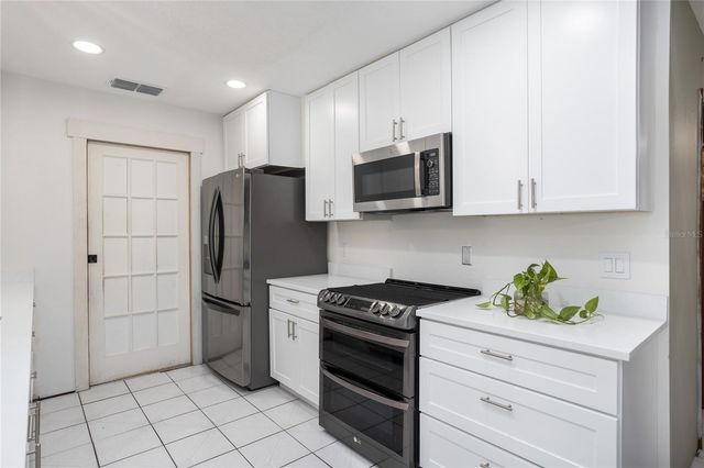 5009 SCARSDALE MANOR LANE, Orlando, FL 32818