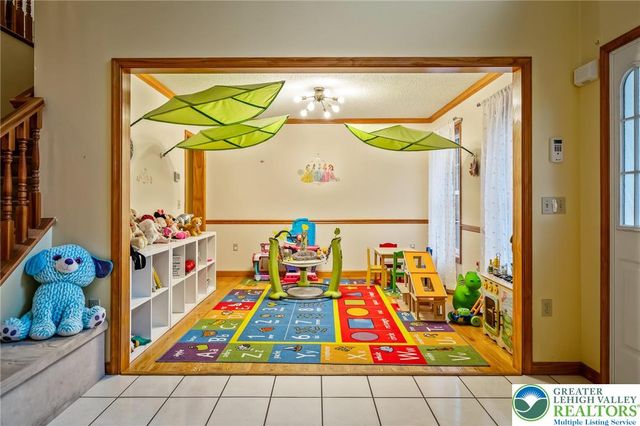 2121 Warwick Circle, Coolbaugh Twp, PA 18466