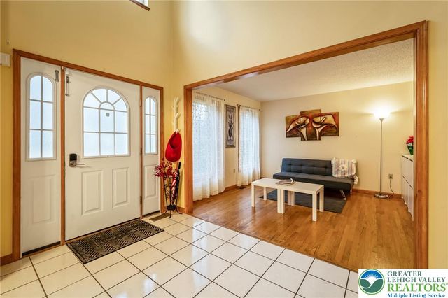 2121 Warwick Circle, Coolbaugh Twp, PA 18466