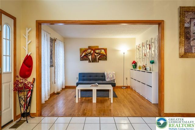 2121 Warwick Circle, Coolbaugh Twp, PA 18466