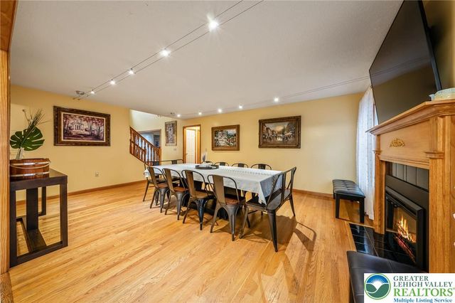 2121 Warwick Circle, Coolbaugh Twp, PA 18466